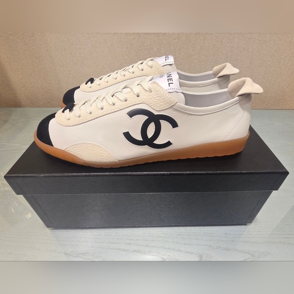 Chanel SS26 Lambskin Sneakers 2026 - Picture 3 of 5